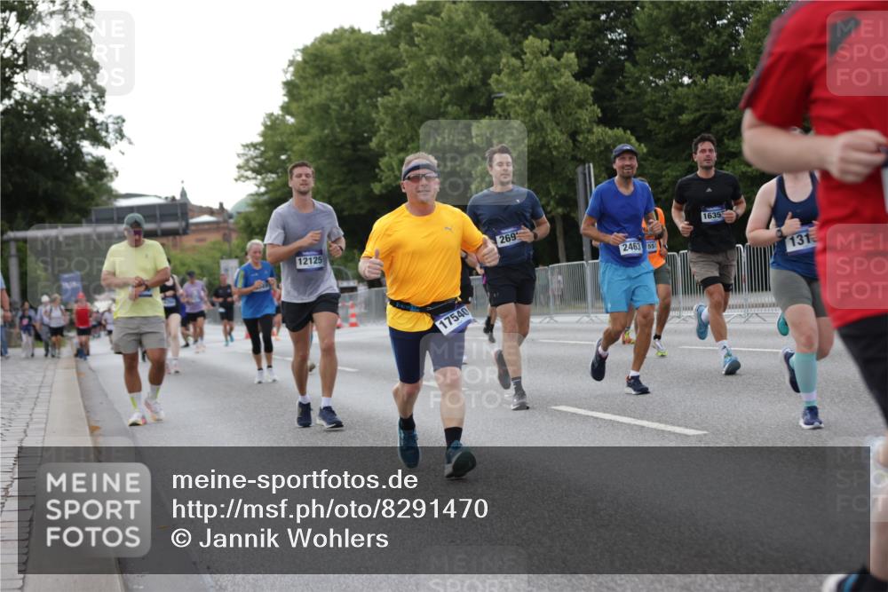 29.06.2025 - hella hamburg halbmarathon Jannik Wohlers http://msf.ph/oto/8291470 29.06.2025 10:04:20 Lombardsbrücke 1316, 1347, 1559, 2011, 2463, 2628, 2698, 3994, 4146, 4293, 4394, 4538, 4951, 5869, 6311, 8049, 10100, 10709, 10834, 11088, 11551, 12125, 12924, 13533, 15532, 16128, 16145, 16357, 16995, 17434, 17540, 17685, 17686, 17814, 18520 meine-sportfotos.de