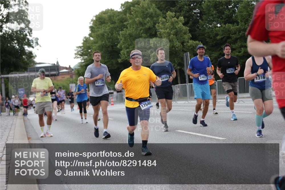 29.06.2025 - hella hamburg halbmarathon Jannik Wohlers http://msf.ph/oto/8291484 29.06.2025 10:04:20 Lombardsbrücke 1316, 1347, 1559, 2011, 2463, 2628, 2698, 3994, 4146, 4293, 4394, 4538, 4951, 5869, 6311, 8049, 10100, 10709, 10834, 11088, 11551, 12125, 12924, 13533, 15532, 16128, 16145, 16357, 16995, 17434, 17540, 17685, 17686, 17814, 18520 meine-sportfotos.de