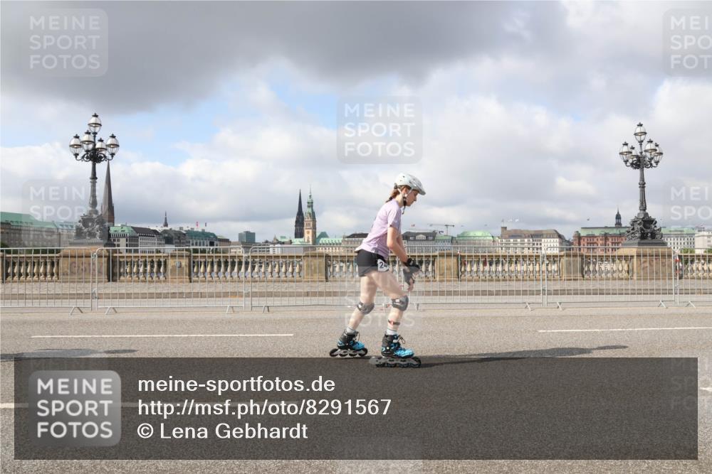 29.06.2025 - hella hamburg halbmarathon Lena Gebhardt http://msf.ph/oto/8291567 29.06.2025 09:05:49 Lombardsbrücke  meine-sportfotos.de