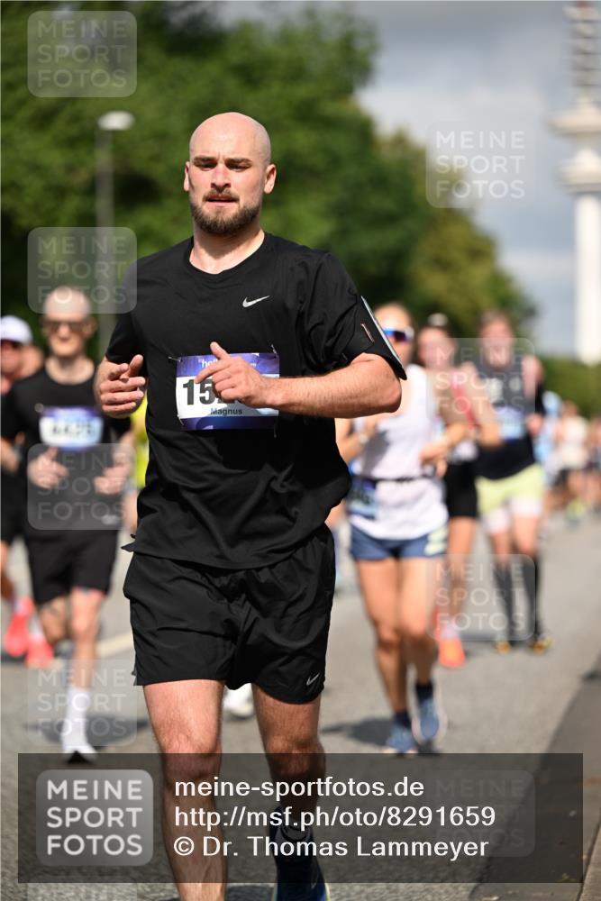 29.06.2025 - hella hamburg halbmarathon Dr. Thomas Lammeyer http://msf.ph/oto/8291659 29.06.2025 09:53:27 Kennedybrücke 1343, 1445, 1615, 1800, 1803, 1975, 2324, 2573, 2949, 3282, 3431, 3530, 4303, 4425, 4528, 5248, 5803, 5889, 6123, 6682, 7495, 7796, 8370, 8629, 8925, 9264, 9265, 9294, 9296, 9979, 10894, 10930 meine-sportfotos.de