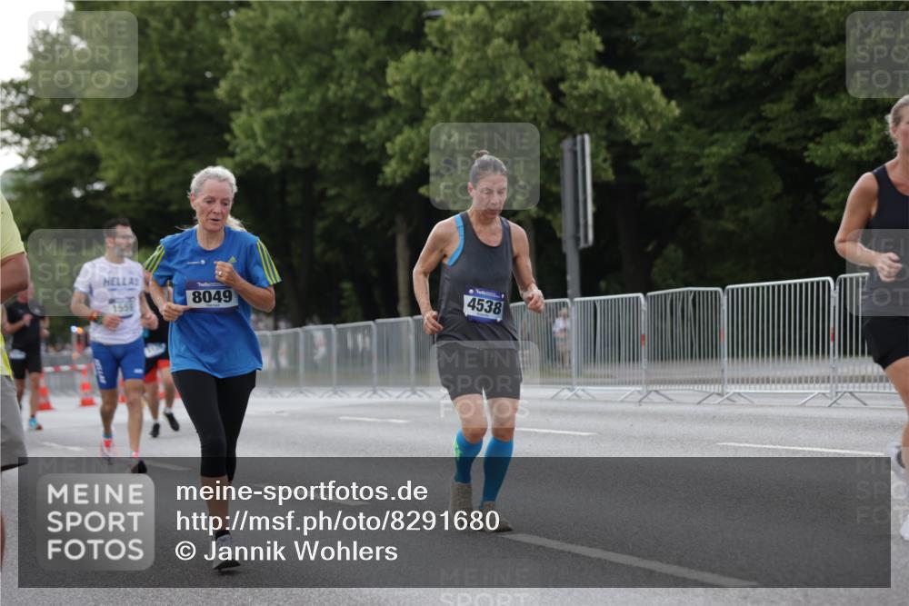 29.06.2025 - hella hamburg halbmarathon Jannik Wohlers http://msf.ph/oto/8291680 29.06.2025 10:04:23 Lombardsbrücke 1126, 1316, 1347, 1559, 2463, 2628, 2698, 4146, 4293, 4394, 4538, 4951, 5869, 6311, 8049, 9019, 10100, 10709, 10834, 11088, 11551, 12125, 12924, 13242, 13533, 15532, 16357, 16579, 16995, 17434, 17540, 17685, 17686, 17814, 18520 meine-sportfotos.de