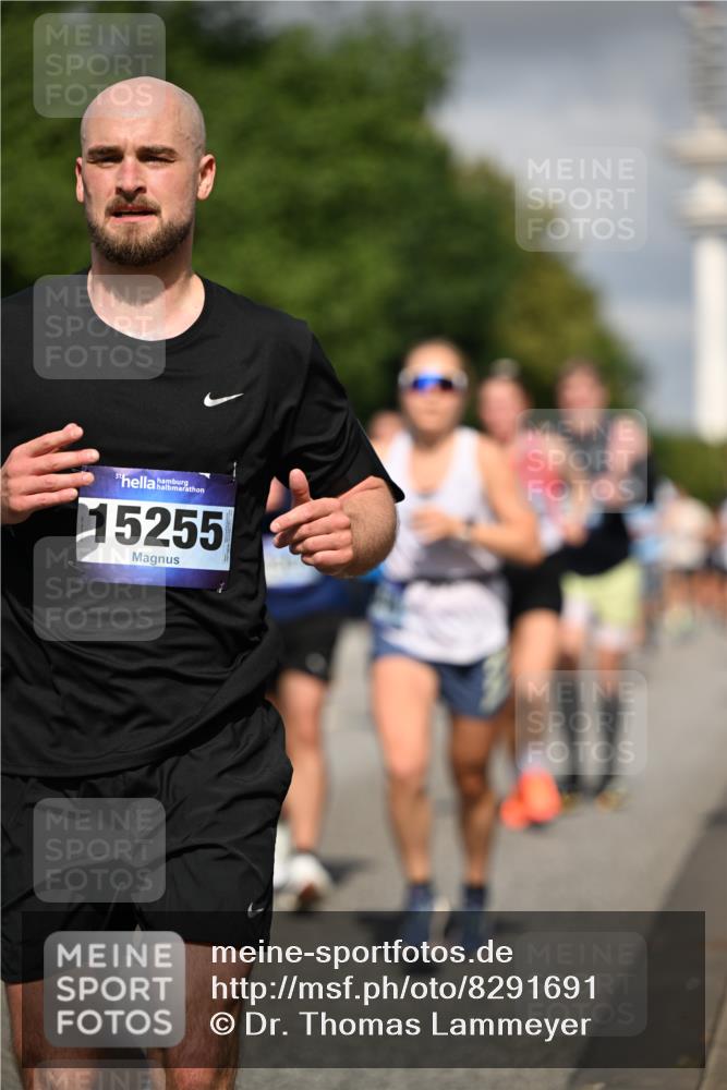 29.06.2025 - hella hamburg halbmarathon Dr. Thomas Lammeyer http://msf.ph/oto/8291691 29.06.2025 09:53:27 Kennedybrücke 1343, 1445, 1615, 1800, 1803, 1975, 2324, 2573, 2949, 3282, 3431, 3530, 4303, 4425, 4528, 5248, 5803, 5889, 6123, 6682, 7495, 7796, 8370, 8629, 8925, 9264, 9265, 9294, 9296, 9979, 10894, 10930 meine-sportfotos.de