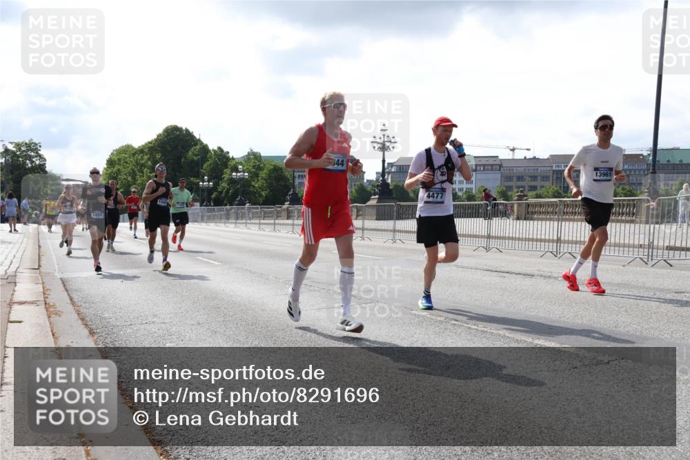29.06.2025 - hella hamburg halbmarathon Lena Gebhardt http://msf.ph/oto/8291696 29.06.2025 09:46:28 Lombardsbrücke 1889, 1590, 344, 4477, 13961, 1344, 1889, 2243, 2525, 3809, 3843, 3955, 4463, 4477, 4812, 4944, 5042, 5048, 5152, 6169, 6495, 6683, 7055, 7186, 7534, 7628, 7845, 7901, 8312, 8784, 8864, 8956, 9345, 10298, 10453, 10865, 10927, 10929, 11199, 11230, 11282, 11304, 11661, 11833, 12189, 12447, 12987, 13252, 13617, 13961, 14276, 14293, 14310, 15115, 15391, 15689, 15902, 16065, 16140, 16243, 16507, 16580, 16811, 16931, 16957, 17213, 17768 meine-sportfotos.de
