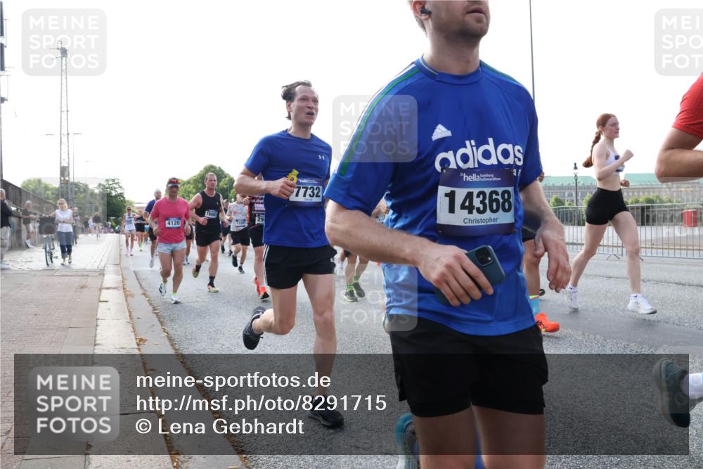 29.06.2025 - hella hamburg halbmarathon Lena Gebhardt http://msf.ph/oto/8291715 29.06.2025 09:58:49 Lombardsbrücke 18063, 29, 4120, 13397, 7732, 14368, 1285, 1410, 1485, 1715, 1719, 1727, 1946, 1951, 1972, 2029, 2518, 2656, 2840, 2883, 2907, 3037, 3041, 3097, 3334, 3819, 3859, 3952, 4120, 4152, 4167, 5077, 5084, 5259, 5378, 5391, 5721, 5894, 6294, 6399, 6433, 6592, 6629, 6657, 6759, 6877, 7082, 7232, 7369, 7716, 7732, 8068, 8311, 8322, 8393, 8639, 8721, 8798, 8825, 9655, 9727, 9770, 10084, 10488 meine-sportfotos.de
