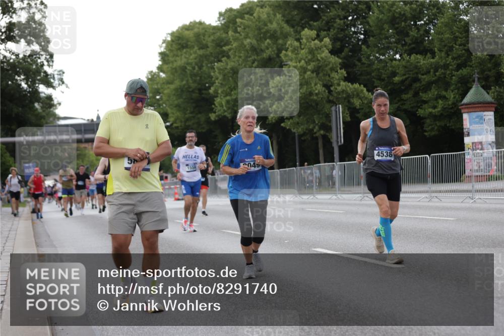 29.06.2025 - hella hamburg halbmarathon Jannik Wohlers http://msf.ph/oto/8291740 29.06.2025 10:04:24 Lombardsbrücke 1126, 1316, 1347, 1559, 2463, 2628, 2698, 4293, 4394, 4538, 4951, 5869, 6311, 8049, 9019, 10100, 10709, 10834, 11088, 11551, 12125, 12924, 13242, 13533, 15532, 16134, 16357, 16579, 16995, 17434, 17540, 17685, 17686, 17814, 18520, 18556 meine-sportfotos.de