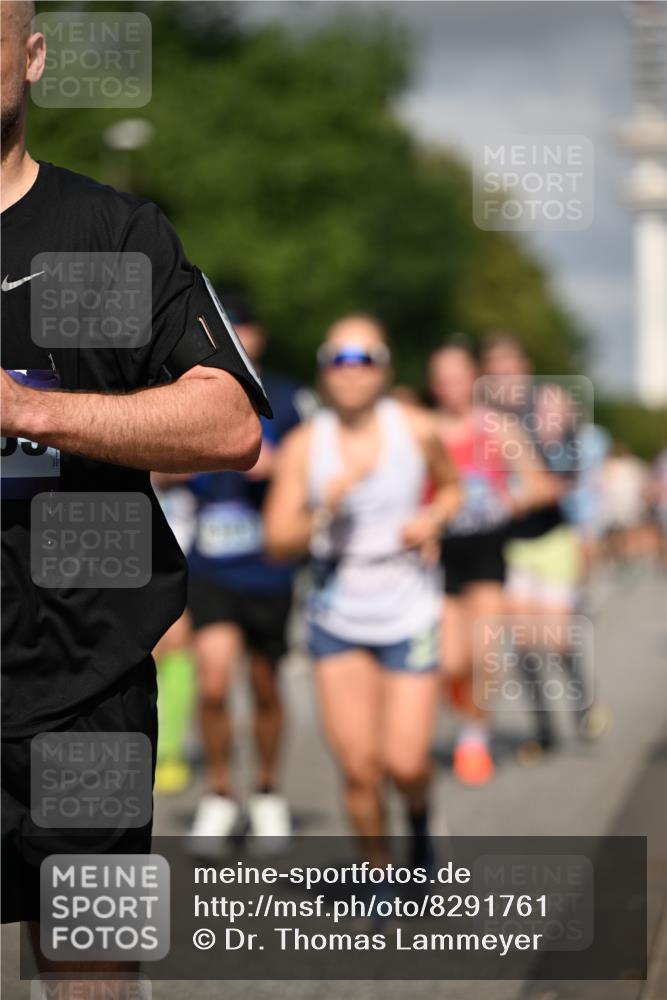 29.06.2025 - hella hamburg halbmarathon Dr. Thomas Lammeyer http://msf.ph/oto/8291761 29.06.2025 09:53:28 Kennedybrücke 1343, 1445, 1615, 1800, 1803, 1975, 2324, 2573, 2949, 3282, 3431, 3530, 4303, 4425, 4528, 5248, 5803, 5889, 6123, 6682, 7495, 7796, 8370, 8629, 8925, 9264, 9265, 9294, 9296, 9711, 9979, 10894, 10930 meine-sportfotos.de