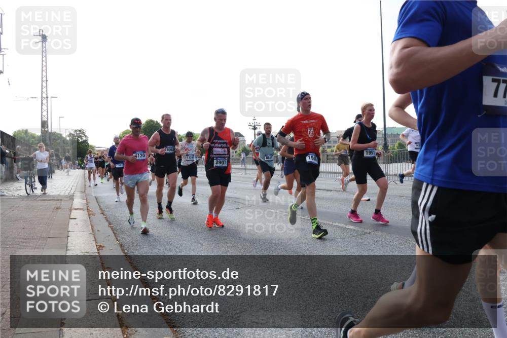 29.06.2025 - hella hamburg halbmarathon Lena Gebhardt http://msf.ph/oto/8291817 29.06.2025 09:58:49 Lombardsbrücke 17161, 4120, 8063, 13397, 8639, 2907, 1951, 143, 77, 1285, 1410, 1485, 1715, 1719, 1727, 1946, 1951, 1972, 2029, 2518, 2656, 2840, 2883, 2907, 3037, 3041, 3097, 3334, 3819, 3859, 3952, 4120, 4152, 4167, 5077, 5084, 5259, 5378, 5391, 5721, 5894, 6294, 6399, 6433, 6592, 6629, 6657, 6759, 6877, 7082, 7232, 7369, 7716, 7732, 8068, 8311, 8322, 8393, 8639, 8721, 8798, 8825, 9655, 9727, 9770, 10084, 10488 meine-sportfotos.de