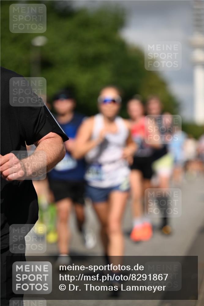 29.06.2025 - hella hamburg halbmarathon Dr. Thomas Lammeyer http://msf.ph/oto/8291867 29.06.2025 09:53:28 Kennedybrücke 1343, 1445, 1615, 1800, 1803, 1975, 2324, 2573, 2949, 3282, 3431, 3530, 4303, 4425, 4528, 5248, 5803, 5889, 6123, 6682, 7495, 7796, 8370, 8629, 8925, 9264, 9265, 9294, 9296, 9711, 9979, 10894, 10930 meine-sportfotos.de