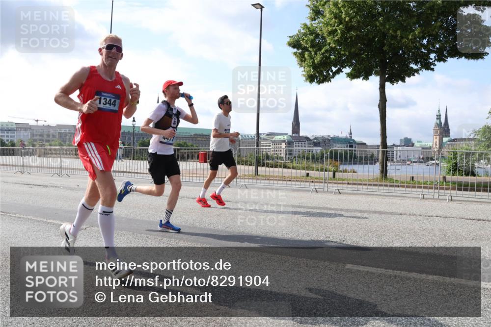 29.06.2025 - hella hamburg halbmarathon Lena Gebhardt http://msf.ph/oto/8291904 29.06.2025 09:46:29 Lombardsbrücke 1344, 441, 1344, 1889, 2243, 2525, 3809, 3843, 3955, 4477, 4812, 4944, 5042, 5048, 5152, 6169, 6495, 6683, 7055, 7534, 7628, 7845, 7901, 8312, 8784, 8864, 8956, 9345, 10298, 10453, 10865, 10927, 10929, 11199, 11230, 11282, 11304, 11661, 11833, 12447, 12987, 13252, 13617, 13961, 14276, 14293, 14310, 15115, 15391, 15689, 15902, 16065, 16140, 16243, 16507, 16580, 16811, 16931, 16957, 17213, 17768 meine-sportfotos.de