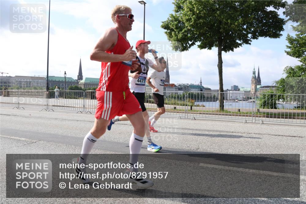 29.06.2025 - hella hamburg halbmarathon Lena Gebhardt http://msf.ph/oto/8291957 29.06.2025 09:46:29 Lombardsbrücke 4477, 1396, 1344, 1889, 2243, 2525, 3809, 3843, 3955, 4477, 4812, 4944, 5042, 5048, 5152, 6169, 6495, 6683, 7055, 7534, 7628, 7845, 7901, 8312, 8784, 8864, 8956, 9345, 10298, 10453, 10865, 10927, 10929, 11199, 11230, 11282, 11304, 11661, 11833, 12447, 12987, 13252, 13617, 13961, 14276, 14293, 14310, 15115, 15391, 15689, 15902, 16065, 16140, 16243, 16507, 16580, 16811, 16931, 16957, 17213, 17768 meine-sportfotos.de