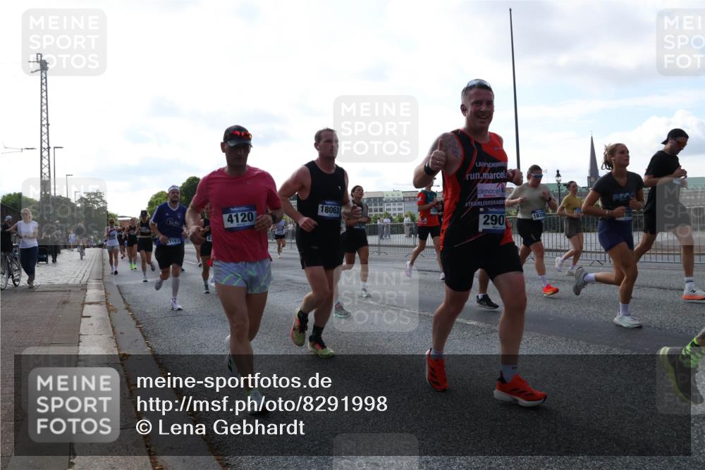 29.06.2025 - hella hamburg halbmarathon Lena Gebhardt http://msf.ph/oto/8291998 29.06.2025 09:58:50 Lombardsbrücke 4120, 7181, 18063, 290, 1285, 1410, 1485, 1715, 1719, 1727, 1946, 1951, 1972, 2029, 2518, 2656, 2840, 2883, 2907, 3037, 3041, 3097, 3334, 3819, 3859, 3952, 4120, 4152, 4167, 5077, 5084, 5259, 5378, 5391, 5721, 5894, 6294, 6399, 6433, 6592, 6629, 6657, 6759, 6877, 7082, 7232, 7369, 7716, 7732, 8068, 8311, 8322, 8393, 8639, 8721, 8798, 8825, 9655, 9727, 9770, 9884, 10488 meine-sportfotos.de