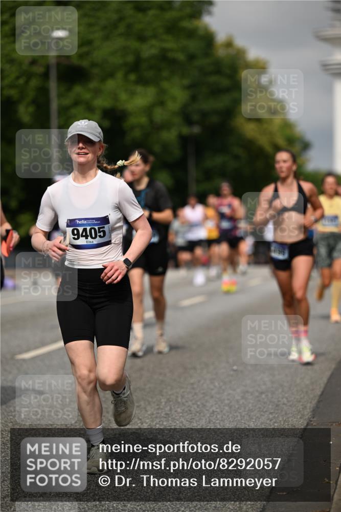 29.06.2025 - hella hamburg halbmarathon Dr. Thomas Lammeyer http://msf.ph/oto/8292057 29.06.2025 10:16:08 Kennedybrücke 1249, 1610, 1785, 1790, 1850, 1851, 2963, 2964, 3182, 3248, 3262, 3746, 3837, 4453, 4499, 5166, 5176, 6822, 6871, 6966, 7370, 8206, 8207, 8971, 9119, 9253, 9254, 9405, 10685 meine-sportfotos.de
