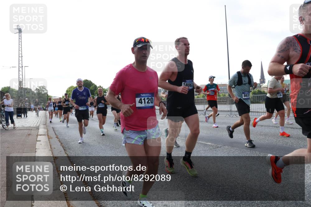 29.06.2025 - hella hamburg halbmarathon Lena Gebhardt http://msf.ph/oto/8292089 29.06.2025 09:58:51 Lombardsbrücke 17181, 8322, 4120, 18063, 8639, 18, 1285, 1410, 1485, 1715, 1719, 1727, 1946, 1951, 1972, 2029, 2518, 2656, 2741, 2840, 2883, 2907, 2911, 3037, 3041, 3097, 3334, 3819, 3859, 3952, 4120, 4152, 4167, 5077, 5084, 5259, 5378, 5391, 5894, 6294, 6399, 6433, 6592, 6629, 6657, 6759, 6877, 7082, 7232, 7369, 7716, 7732, 8068, 8311, 8322, 8393, 8639, 8721, 8772, 8798, 8825, 9655, 9727, 9770, 9884, 10488 meine-sportfotos.de