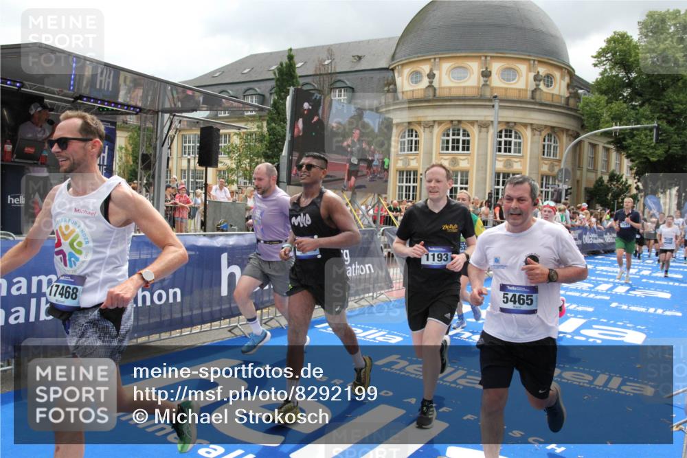 29.06.2025 - hella hamburg halbmarathon Michael Strokosch http://msf.ph/oto/8292199 29.06.2025 10:56:21 Ziel 1193, 4029, 5465, 5672, 7547, 9903, 10789, 11231, 11309, 12348, 15300, 15484, 16113, 16375, 16634, 17468, 18117, 18495, 18652, 18741, 19152 meine-sportfotos.de