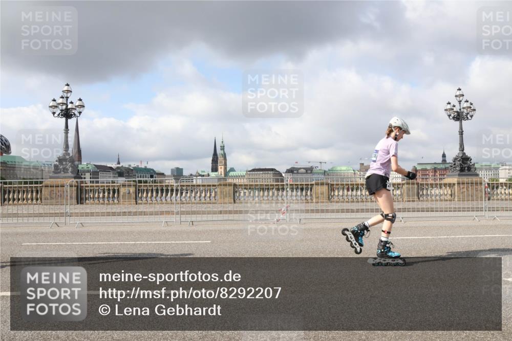 29.06.2025 - hella hamburg halbmarathon Lena Gebhardt http://msf.ph/oto/8292207 29.06.2025 09:05:49 Lombardsbrücke  meine-sportfotos.de