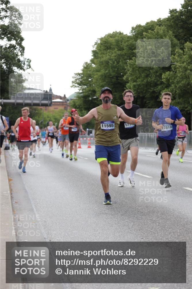 29.06.2025 - hella hamburg halbmarathon Jannik Wohlers http://msf.ph/oto/8292229 29.06.2025 10:04:32 Lombardsbrücke 1126, 1316, 1559, 2424, 2463, 2628, 2698, 3071, 3413, 4394, 4538, 4951, 7302, 8049, 8089, 9019, 11088, 11551, 11595, 12125, 13242, 13327, 16134, 16357, 16579, 16995, 17112, 17540, 17814, 17818, 18189, 18556 meine-sportfotos.de