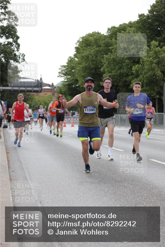 29.06.2025 - hella hamburg halbmarathon Jannik Wohlers http://msf.ph/oto/8292242 29.06.2025 10:04:32 Lombardsbrücke 1126, 1316, 1559, 2424, 2463, 2628, 2698, 3071, 3413, 4394, 4538, 4951, 7302, 8049, 8089, 9019, 11088, 11551, 11595, 12125, 13242, 13327, 16134, 16357, 16579, 16995, 17112, 17540, 17814, 17818, 18189, 18556 meine-sportfotos.de