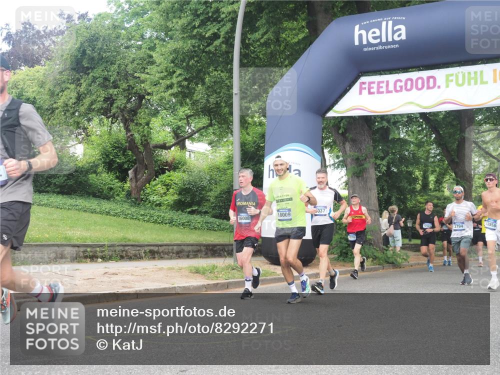 29.06.2025 - hella hamburg halbmarathon KatJ http://msf.ph/oto/8292271 29.06.2025 10:42:19 Zwischen KM18-KM19 1125, 2474, 2612, 3037, 3794, 5672, 6443 meine-sportfotos.de