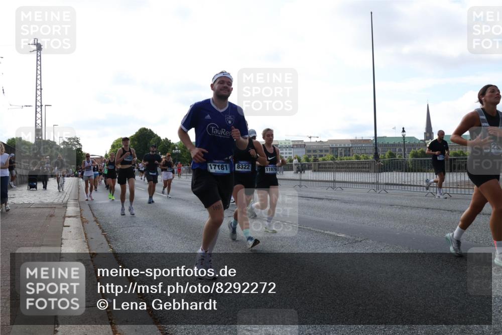 29.06.2025 - hella hamburg halbmarathon Lena Gebhardt http://msf.ph/oto/8292272 29.06.2025 09:58:52 Lombardsbrücke 15497, 17181, 8322, 11976, 1995, 1285, 1410, 1485, 1715, 1719, 1727, 1946, 1951, 1972, 2029, 2518, 2656, 2741, 2840, 2883, 2907, 2911, 3037, 3041, 3097, 3334, 3819, 3859, 3952, 4120, 4152, 4167, 5077, 5084, 5259, 5378, 5391, 5894, 6294, 6399, 6433, 6592, 6629, 6657, 6759, 6877, 7082, 7232, 7369, 7716, 7732, 7864, 8068, 8322, 8393, 8639, 8721, 8772, 8798, 8825, 9655, 9727, 9770, 9884, 10488 meine-sportfotos.de
