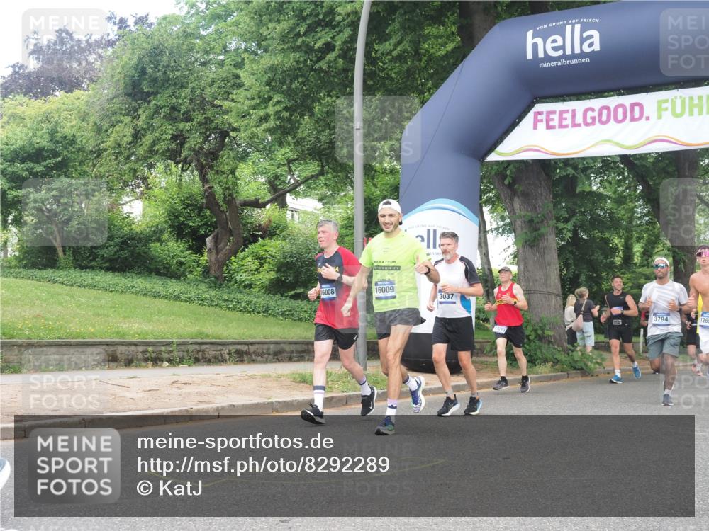 29.06.2025 - hella hamburg halbmarathon KatJ http://msf.ph/oto/8292289 29.06.2025 10:42:20 Zwischen KM18-KM19 1125, 2474, 2612, 3037, 3794, 5672, 6443 meine-sportfotos.de