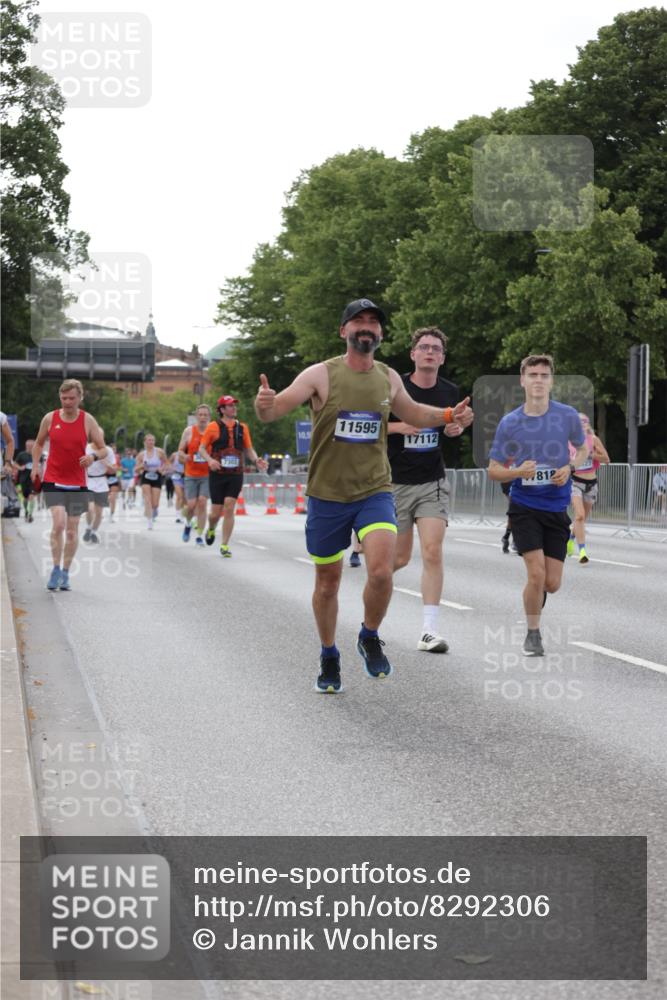 29.06.2025 - hella hamburg halbmarathon Jannik Wohlers http://msf.ph/oto/8292306 29.06.2025 10:04:32 Lombardsbrücke 1126, 1316, 1559, 2424, 2463, 2628, 2698, 3071, 3413, 4394, 4538, 4951, 7302, 8049, 8089, 9019, 11088, 11551, 11595, 12125, 13242, 13327, 16134, 16357, 16579, 16995, 17112, 17540, 17814, 17818, 18189, 18556 meine-sportfotos.de