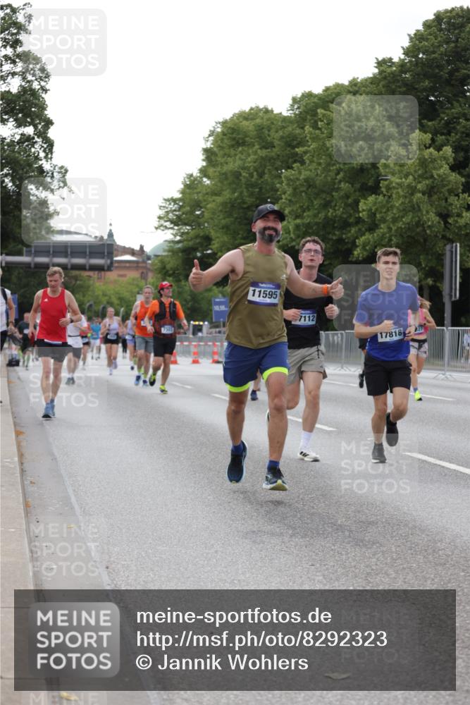 29.06.2025 - hella hamburg halbmarathon Jannik Wohlers http://msf.ph/oto/8292323 29.06.2025 10:04:32 Lombardsbrücke 1126, 1316, 1559, 2424, 2463, 2628, 2698, 3071, 3413, 4394, 4538, 4951, 7302, 8049, 8089, 9019, 11088, 11551, 11595, 12125, 13242, 13327, 16134, 16357, 16579, 16995, 17112, 17540, 17814, 17818, 18189, 18556 meine-sportfotos.de