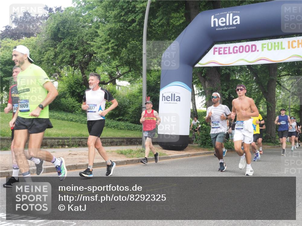 29.06.2025 - hella hamburg halbmarathon KatJ http://msf.ph/oto/8292325 29.06.2025 10:42:21 Zwischen KM18-KM19 1125, 2474, 3037, 3794, 5672, 6443 meine-sportfotos.de