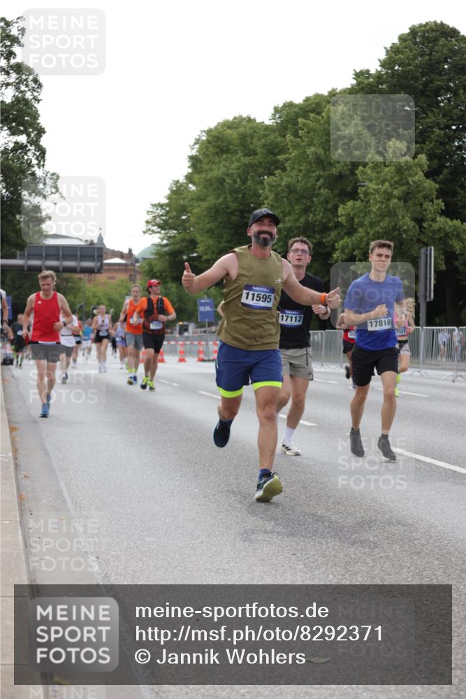 29.06.2025 - hella hamburg halbmarathon Jannik Wohlers http://msf.ph/oto/8292371 29.06.2025 10:04:32 Lombardsbrücke 1126, 1316, 1559, 2424, 2463, 2628, 2698, 3071, 3413, 4394, 4538, 4951, 7302, 8049, 8089, 9019, 11088, 11551, 11595, 12125, 13242, 13327, 16134, 16357, 16579, 16995, 17112, 17540, 17814, 17818, 18189, 18556 meine-sportfotos.de