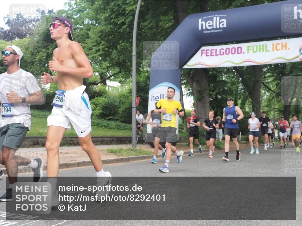 29.06.2025 - hella hamburg halbmarathon KatJ http://msf.ph/oto/8292401 29.06.2025 10:42:22 Zwischen KM18-KM19 1125, 2474, 3037, 3794, 5672, 6443 meine-sportfotos.de