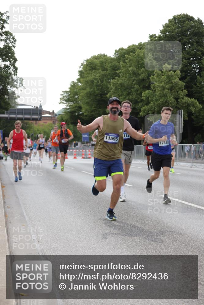 29.06.2025 - hella hamburg halbmarathon Jannik Wohlers http://msf.ph/oto/8292436 29.06.2025 10:04:33 Lombardsbrücke 1126, 1316, 1559, 2424, 2463, 2628, 2698, 3071, 3413, 4394, 4538, 4951, 6907, 6908, 7302, 8049, 8089, 9019, 11088, 11551, 11595, 12125, 13242, 13327, 16134, 16357, 16579, 17112, 17814, 17818, 18189, 18556 meine-sportfotos.de