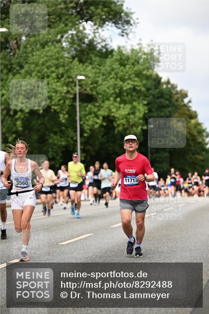 29.06.2025 - hella hamburg halbmarathon Dr. Thomas Lammeyer http://msf.ph/oto/8292488 29.06.2025 10:37:25 Kennedybrücke 1078, 1199, 1324, 1373, 1732, 1879, 1995, 2085, 2342, 2384, 2838, 3221, 3341, 3422, 3560, 3653, 3871, 4030, 4164, 4446, 5180, 5581, 5917, 6773, 6999, 7308, 7705, 8175, 8595, 8839, 8891, 8993, 9289, 9471, 9591, 9750, 9768, 9780 meine-sportfotos.de
