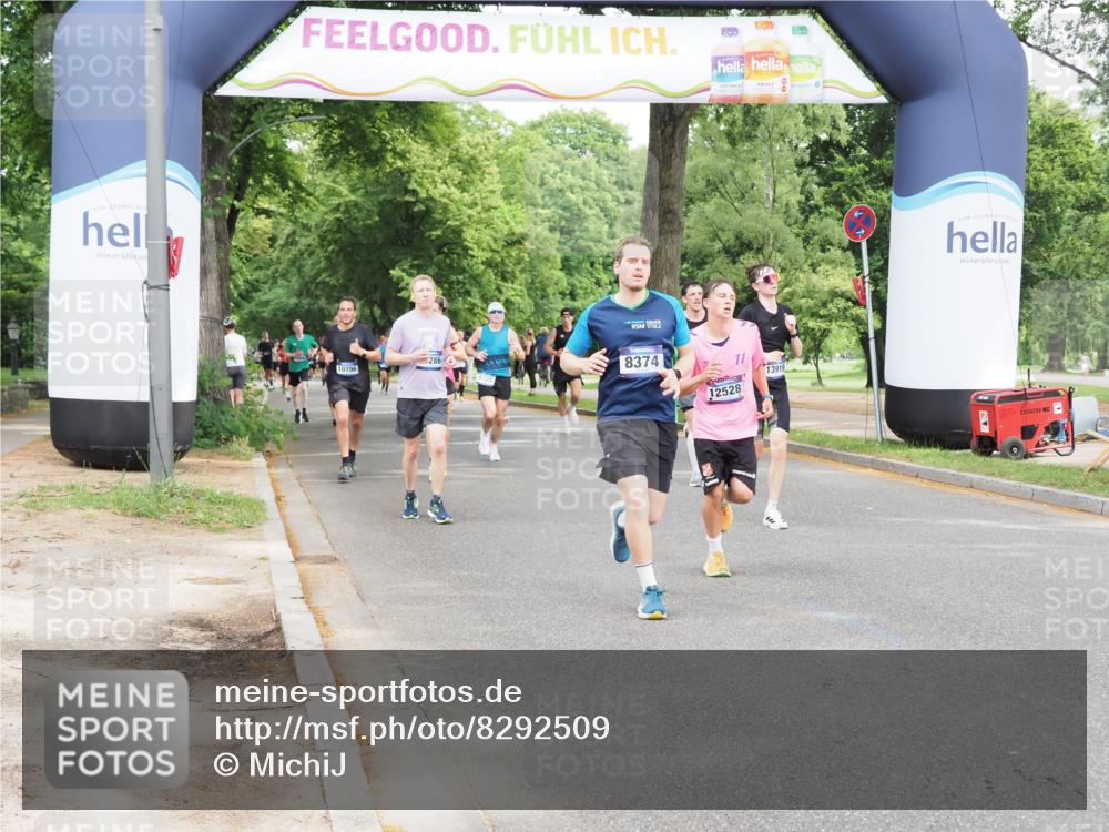29.06.2025 - hella hamburg halbmarathon MichiJ http://msf.ph/oto/8292509 29.06.2025 10:33:44 Zwischen KM18-KM19 5706, 7087, 7450, 8374, 9720, 10796, 11495, 12528, 12579, 13687, 13919, 14228, 14462, 14764, 14783, 15362, 15365, 17492, 17544, 17835, 18081 meine-sportfotos.de