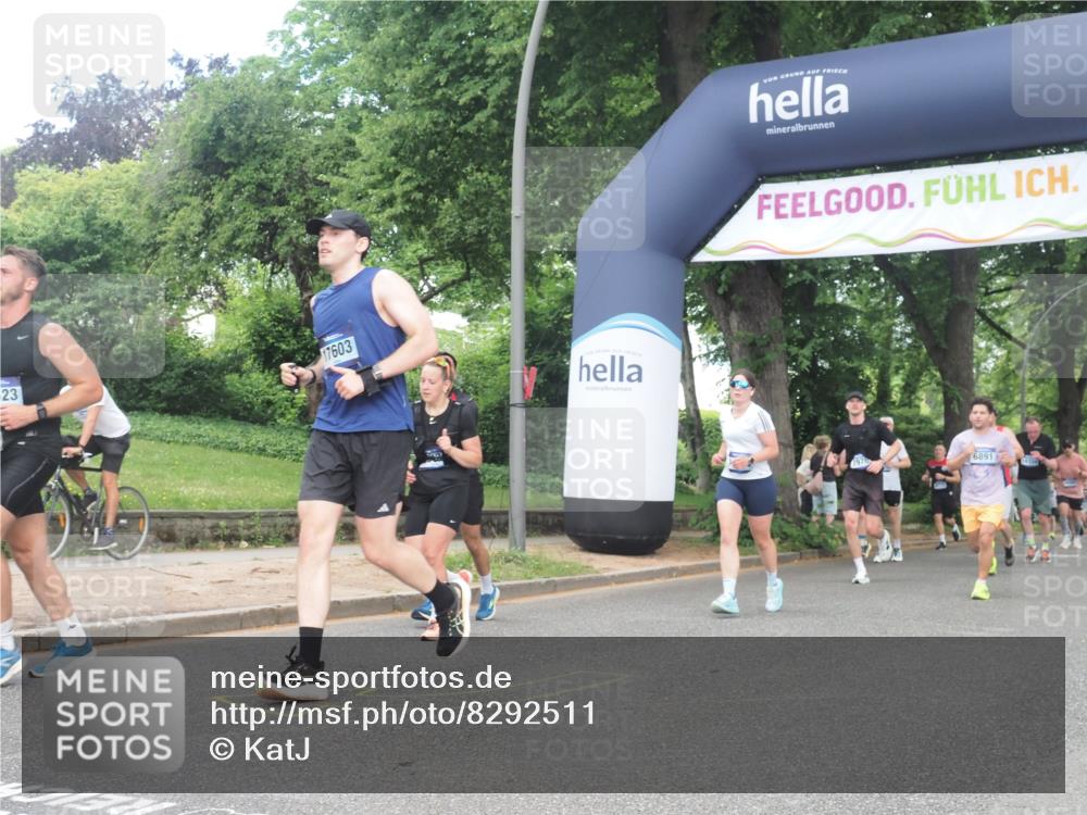 29.06.2025 - hella hamburg halbmarathon KatJ http://msf.ph/oto/8292511 29.06.2025 10:42:25 Zwischen KM18-KM19 1877, 3037, 3794, 5672, 6891 meine-sportfotos.de