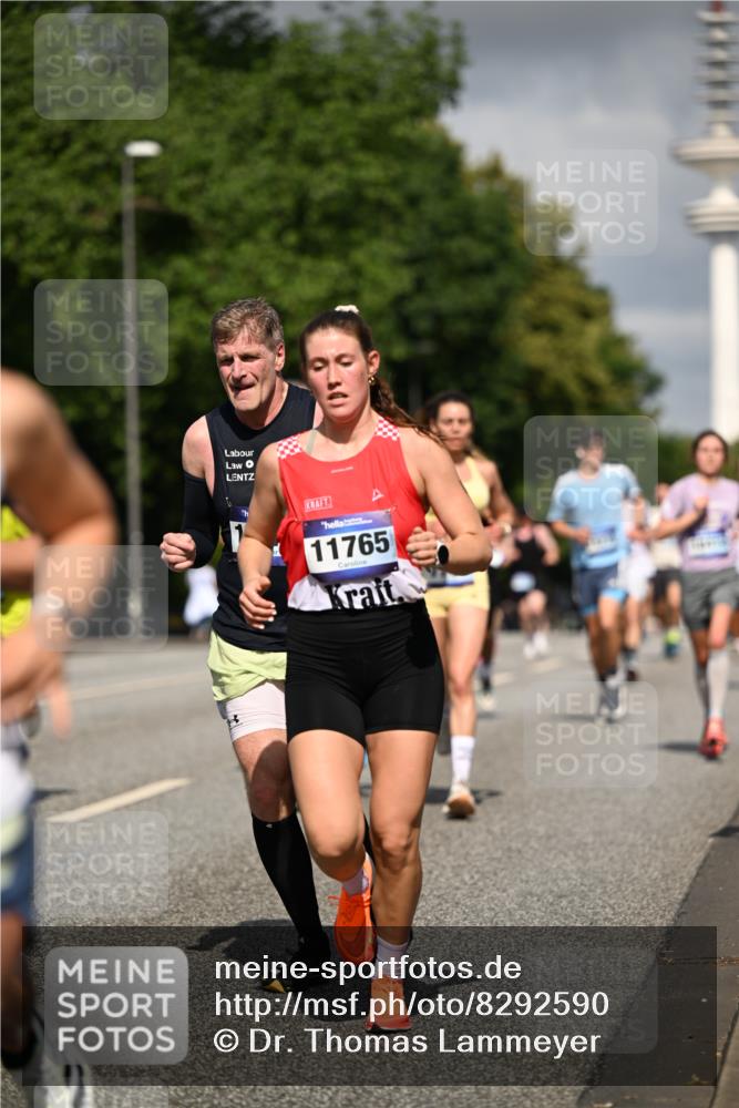 29.06.2025 - hella hamburg halbmarathon Dr. Thomas Lammeyer http://msf.ph/oto/8292590 29.06.2025 09:53:29 Kennedybrücke 1343, 1445, 1615, 1800, 1803, 1975, 2324, 2415, 2573, 2949, 3431, 3530, 4303, 4425, 4528, 5248, 5436, 5791, 5803, 5889, 6123, 6682, 7495, 7796, 8370, 8629, 8925, 9264, 9265, 9294, 9296, 9711, 9979, 10894, 10930 meine-sportfotos.de