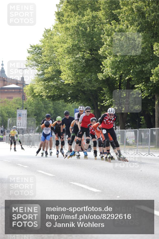 29.06.2025 - hella hamburg halbmarathon Jannik Wohlers http://msf.ph/oto/8292616 29.06.2025 08:54:16 Lombardsbrücke  meine-sportfotos.de