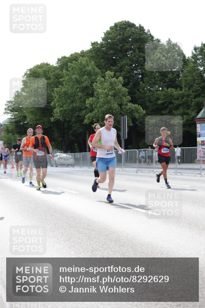 29.06.2025 - hella hamburg halbmarathon Jannik Wohlers http://msf.ph/oto/8292629 29.06.2025 10:04:35 Lombardsbrücke 1126, 1559, 2424, 2628, 3071, 3413, 4394, 4538, 4951, 6907, 6908, 7302, 8049, 8089, 9019, 11088, 11551, 11595, 13242, 13327, 16134, 16357, 16579, 17112, 17814, 17818, 18189, 18556 meine-sportfotos.de