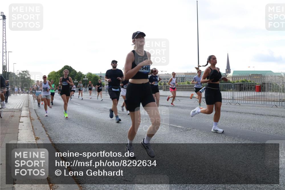 29.06.2025 - hella hamburg halbmarathon Lena Gebhardt http://msf.ph/oto/8292634 29.06.2025 09:58:54 Lombardsbrücke 18467, 17401, 5497, 12135, 1285, 1410, 1485, 1506, 1715, 1719, 1727, 1946, 1951, 1972, 2029, 2518, 2741, 2840, 2883, 2907, 2911, 3037, 3041, 3097, 3334, 3715, 3819, 3859, 3952, 4120, 4152, 4167, 5077, 5084, 5259, 5378, 5391, 5420, 5894, 6294, 6390, 6399, 6433, 6592, 6629, 6657, 6759, 6877, 7033, 7082, 7232, 7369, 7716, 7732, 7864, 8068, 8322, 8393, 8639, 8721, 8772, 8798, 9655, 9727, 9770, 9884, 10488 meine-sportfotos.de