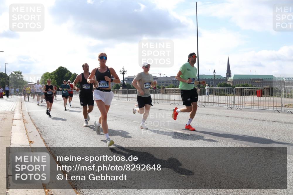 29.06.2025 - hella hamburg halbmarathon Lena Gebhardt http://msf.ph/oto/8292648 29.06.2025 09:46:32 Lombardsbrücke 16811, 4944, 11304, 16957, 1445, 1344, 1889, 2243, 2525, 3809, 3843, 3955, 4477, 4944, 5042, 5048, 5152, 6169, 6495, 6683, 7055, 7534, 7628, 7845, 7901, 8312, 8784, 8864, 8956, 9345, 10298, 10453, 10865, 10927, 10929, 11199, 11230, 11282, 11304, 11661, 11833, 12447, 12899, 12987, 13252, 13493, 13494, 13617, 13961, 14276, 14293, 14310, 15115, 15391, 15689, 15902, 16065, 16140, 16243, 16507, 16580, 16811, 16931, 16957, 17213, 17768 meine-sportfotos.de