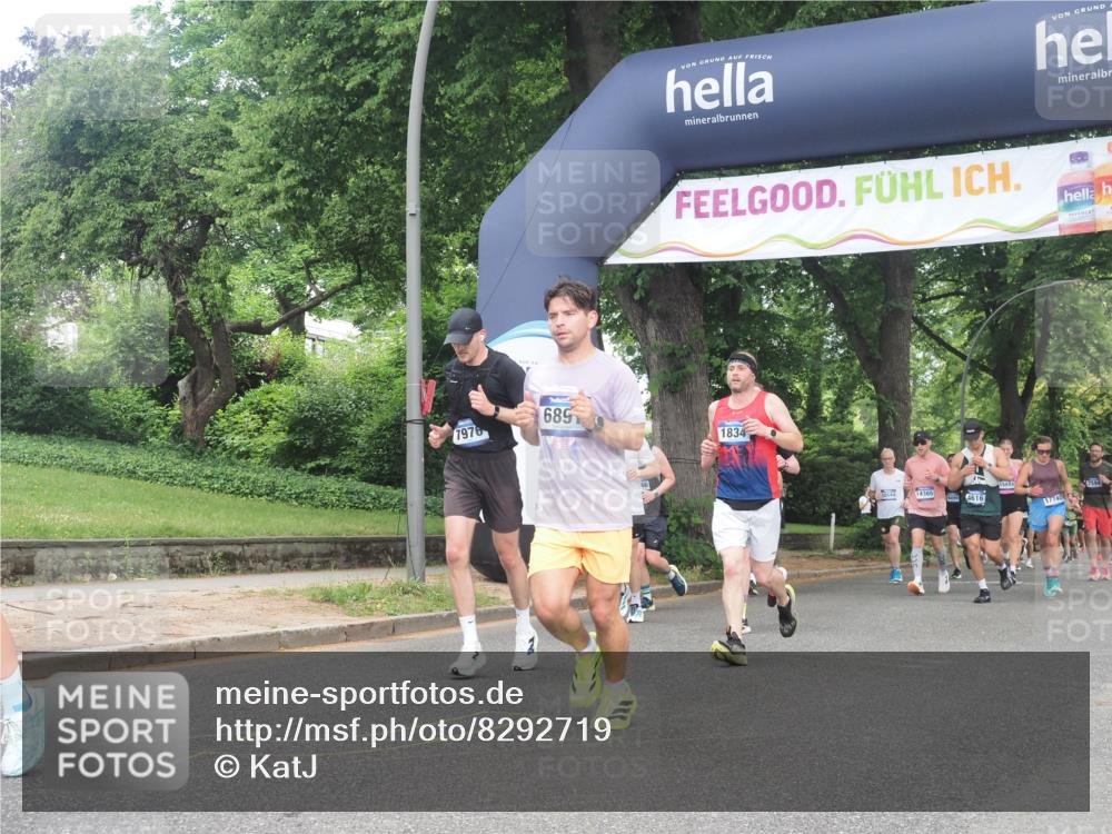 29.06.2025 - hella hamburg halbmarathon KatJ http://msf.ph/oto/8292719 29.06.2025 10:42:27 Zwischen KM18-KM19 1834, 1877, 3794, 4616, 6891, 7976 meine-sportfotos.de