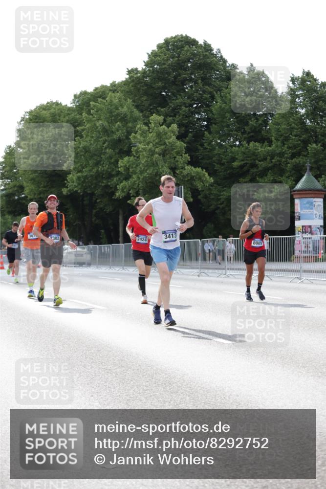 29.06.2025 - hella hamburg halbmarathon Jannik Wohlers http://msf.ph/oto/8292752 29.06.2025 10:04:35 Lombardsbrücke 1126, 1559, 2424, 2628, 3071, 3413, 4394, 4538, 4951, 6907, 6908, 7302, 8049, 8089, 9019, 11088, 11551, 11595, 13242, 13327, 16134, 16357, 16579, 17112, 17814, 17818, 18189, 18556 meine-sportfotos.de