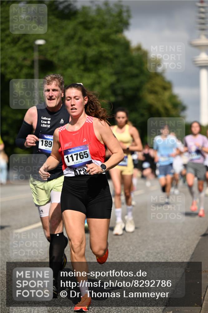 29.06.2025 - hella hamburg halbmarathon Dr. Thomas Lammeyer http://msf.ph/oto/8292786 29.06.2025 09:53:29 Kennedybrücke 1343, 1445, 1615, 1800, 1803, 1975, 2324, 2415, 2573, 2949, 3431, 3530, 4303, 4425, 4528, 5248, 5436, 5791, 5803, 5889, 6123, 6682, 7495, 7796, 8370, 8629, 8925, 9264, 9265, 9294, 9296, 9711, 9979, 10894, 10930 meine-sportfotos.de