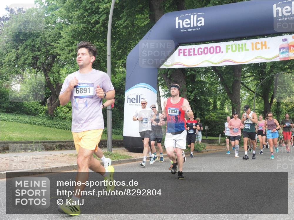 29.06.2025 - hella hamburg halbmarathon KatJ http://msf.ph/oto/8292804 29.06.2025 10:42:27 Zwischen KM18-KM19 1834, 1877, 3794, 4616, 6891, 7976 meine-sportfotos.de