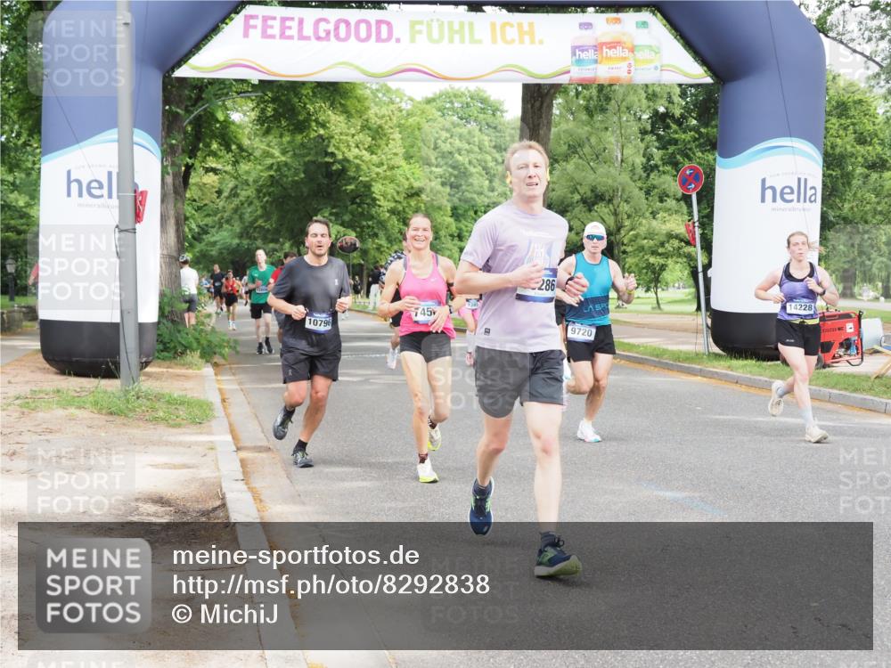 29.06.2025 - hella hamburg halbmarathon MichiJ http://msf.ph/oto/8292838 29.06.2025 10:33:46 Zwischen KM18-KM19 5706, 6711, 7450, 8374, 9720, 10796, 11495, 12528, 12579, 13687, 13919, 14228, 14764, 14783, 15362, 16286, 16834, 17492, 18081 meine-sportfotos.de