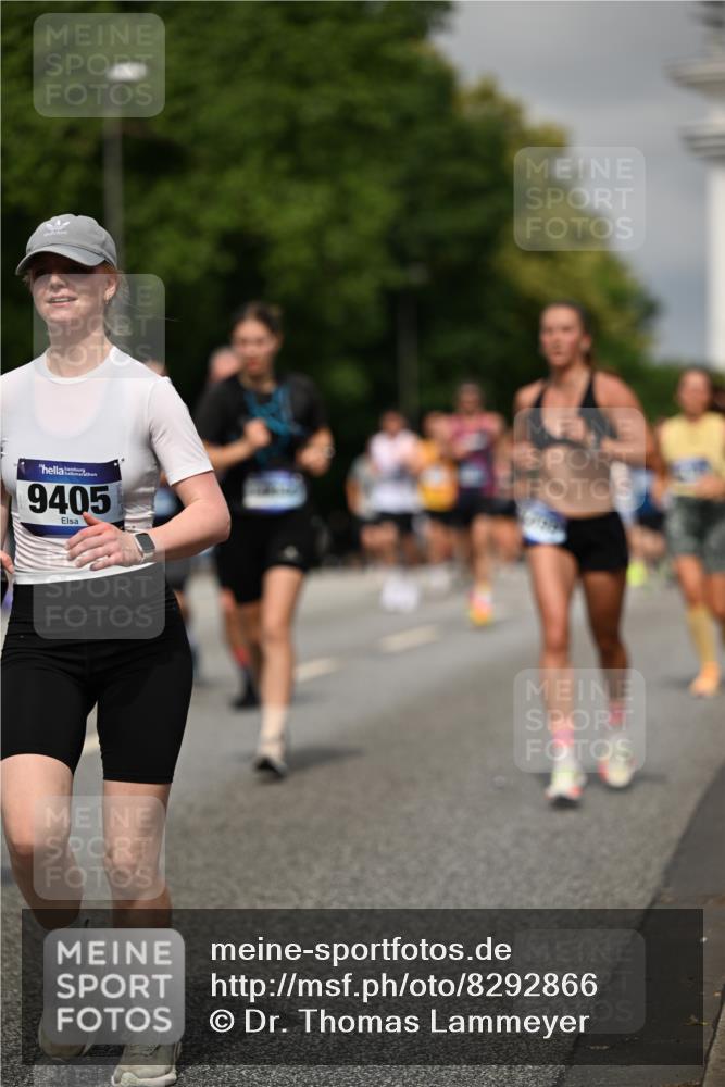 29.06.2025 - hella hamburg halbmarathon Dr. Thomas Lammeyer http://msf.ph/oto/8292866 29.06.2025 10:16:08 Kennedybrücke 1249, 1610, 1785, 1790, 1850, 1851, 2963, 2964, 3182, 3248, 3262, 3746, 3837, 4453, 4499, 5166, 5176, 6822, 6871, 6966, 7370, 8206, 8207, 8971, 9119, 9253, 9254, 9405, 10685 meine-sportfotos.de