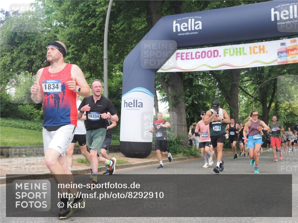 29.06.2025 - hella hamburg halbmarathon KatJ http://msf.ph/oto/8292910 29.06.2025 10:42:28 Zwischen KM18-KM19 1834, 1877, 4616, 6891, 7976 meine-sportfotos.de