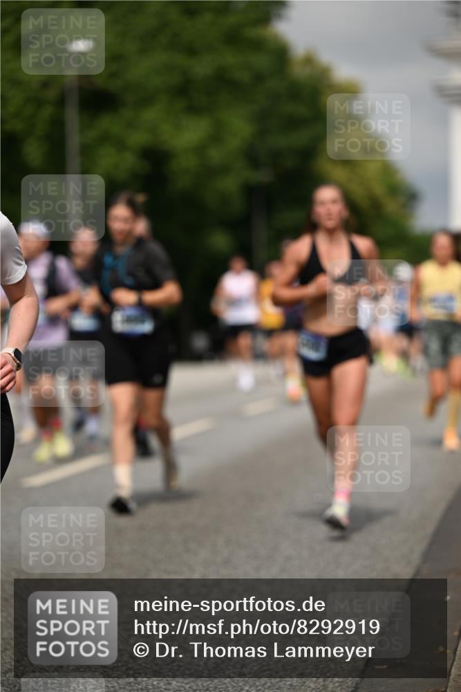 29.06.2025 - hella hamburg halbmarathon Dr. Thomas Lammeyer http://msf.ph/oto/8292919 29.06.2025 10:16:09 Kennedybrücke 1249, 1610, 1785, 1790, 1850, 1851, 2963, 2964, 3182, 3248, 3262, 3746, 3837, 4453, 4499, 5166, 5176, 6822, 6871, 6966, 7370, 8206, 8207, 8971, 9119, 9253, 9254, 9405, 9428, 10685 meine-sportfotos.de