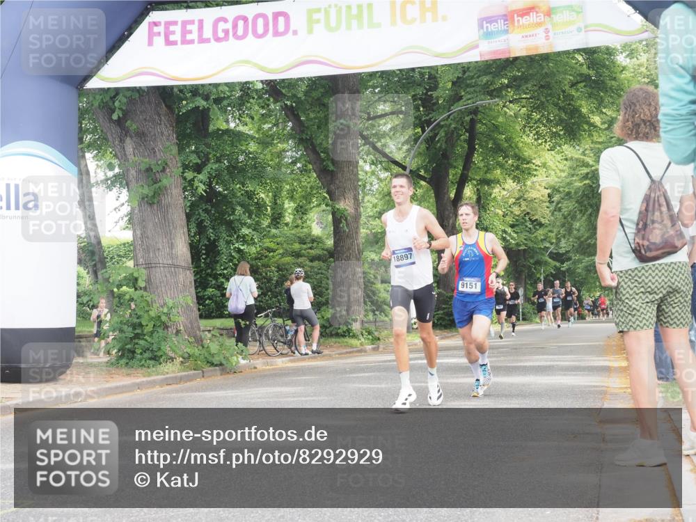 29.06.2025 - hella hamburg halbmarathon KatJ http://msf.ph/oto/8292929 29.06.2025 10:13:12 Zwischen KM18-KM19 4128 meine-sportfotos.de