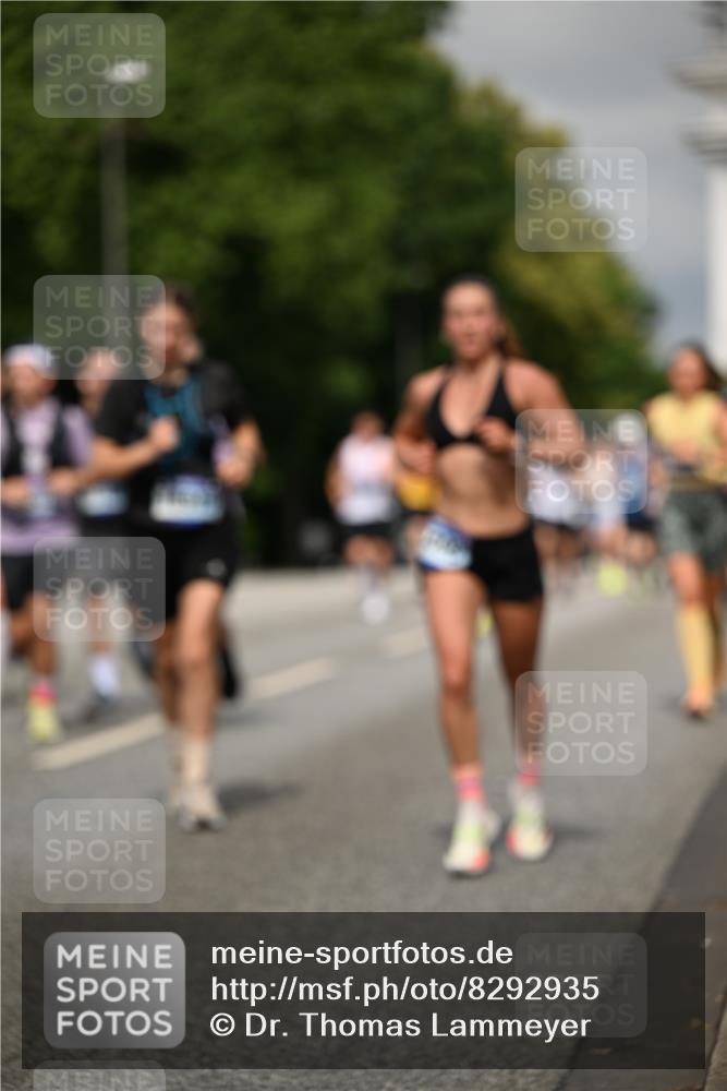 29.06.2025 - hella hamburg halbmarathon Dr. Thomas Lammeyer http://msf.ph/oto/8292935 29.06.2025 10:16:09 Kennedybrücke 1249, 1610, 1785, 1790, 1850, 1851, 2963, 2964, 3182, 3248, 3262, 3746, 3837, 4453, 4499, 5166, 5176, 6822, 6871, 6966, 7370, 8206, 8207, 8971, 9119, 9253, 9254, 9405, 9428, 10685 meine-sportfotos.de