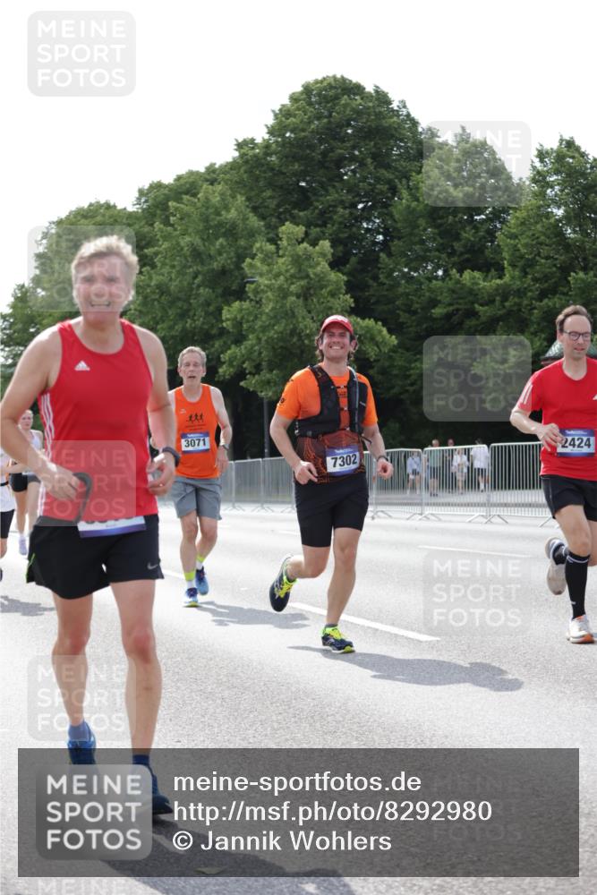 29.06.2025 - hella hamburg halbmarathon Jannik Wohlers http://msf.ph/oto/8292980 29.06.2025 10:04:38 Lombardsbrücke 1126, 1559, 2424, 3071, 3413, 4394, 4951, 6907, 6908, 7302, 7826, 8089, 8999, 9007, 9019, 11088, 11551, 11595, 13242, 13327, 13717, 14203, 16134, 16579, 17112, 17707, 17818, 18189, 18556 meine-sportfotos.de