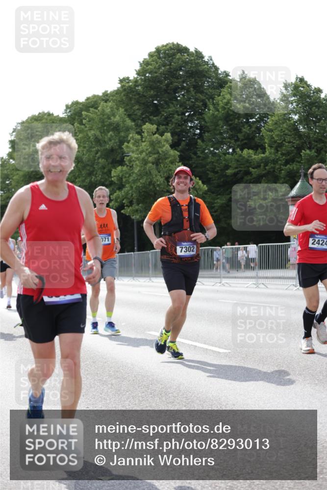 29.06.2025 - hella hamburg halbmarathon Jannik Wohlers http://msf.ph/oto/8293013 29.06.2025 10:04:38 Lombardsbrücke 1126, 1559, 2424, 3071, 3413, 4394, 4951, 6907, 6908, 7302, 7826, 8089, 8999, 9007, 9019, 11088, 11551, 11595, 13242, 13327, 13717, 14203, 16134, 16579, 17112, 17707, 17818, 18189, 18556 meine-sportfotos.de
